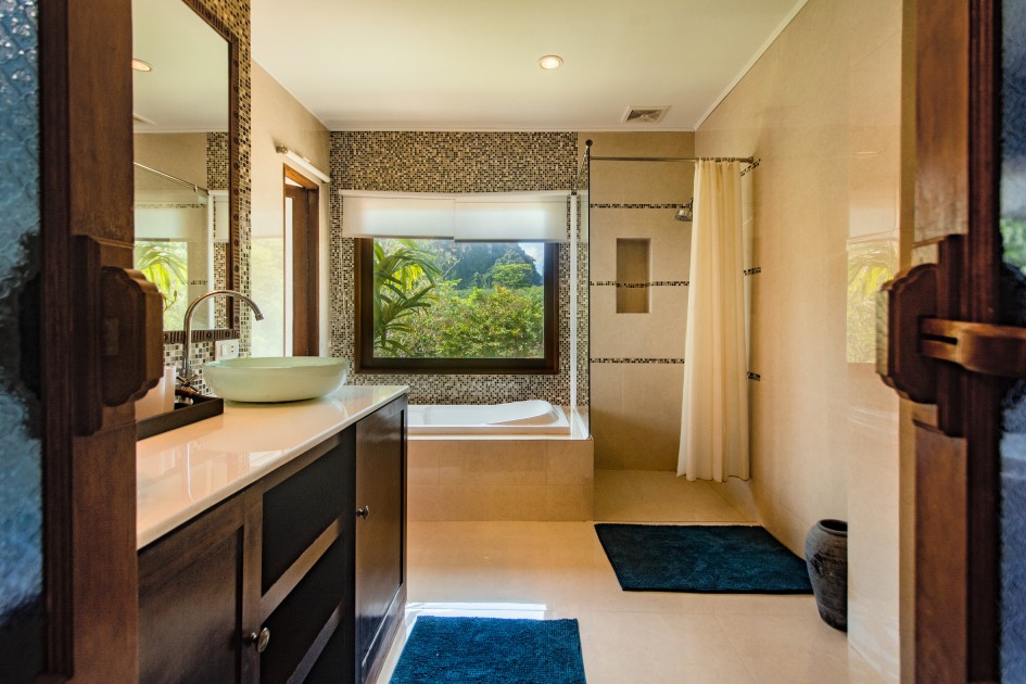 Investment Property 5 Bedroom 5 Bath House Sai Thai H26